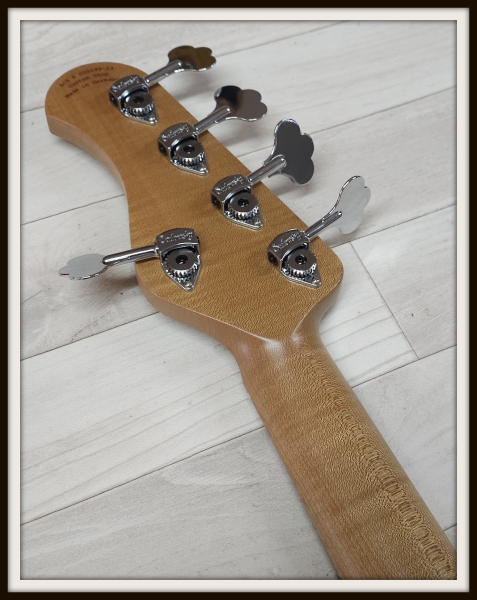 Sadowsky Custom Shop Single Cut 24-5 Walnut, Natural Transparent Satin, 2nd Hand